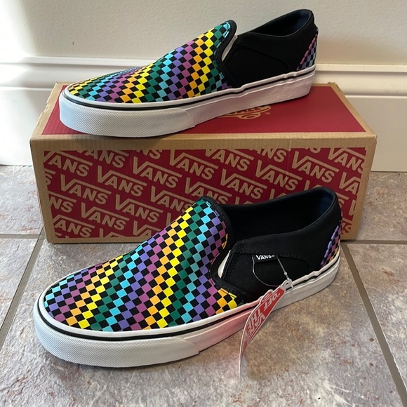 Vans Shoes - Vans Asher rainbow mini check sneaker women’s size 9.5 NWT